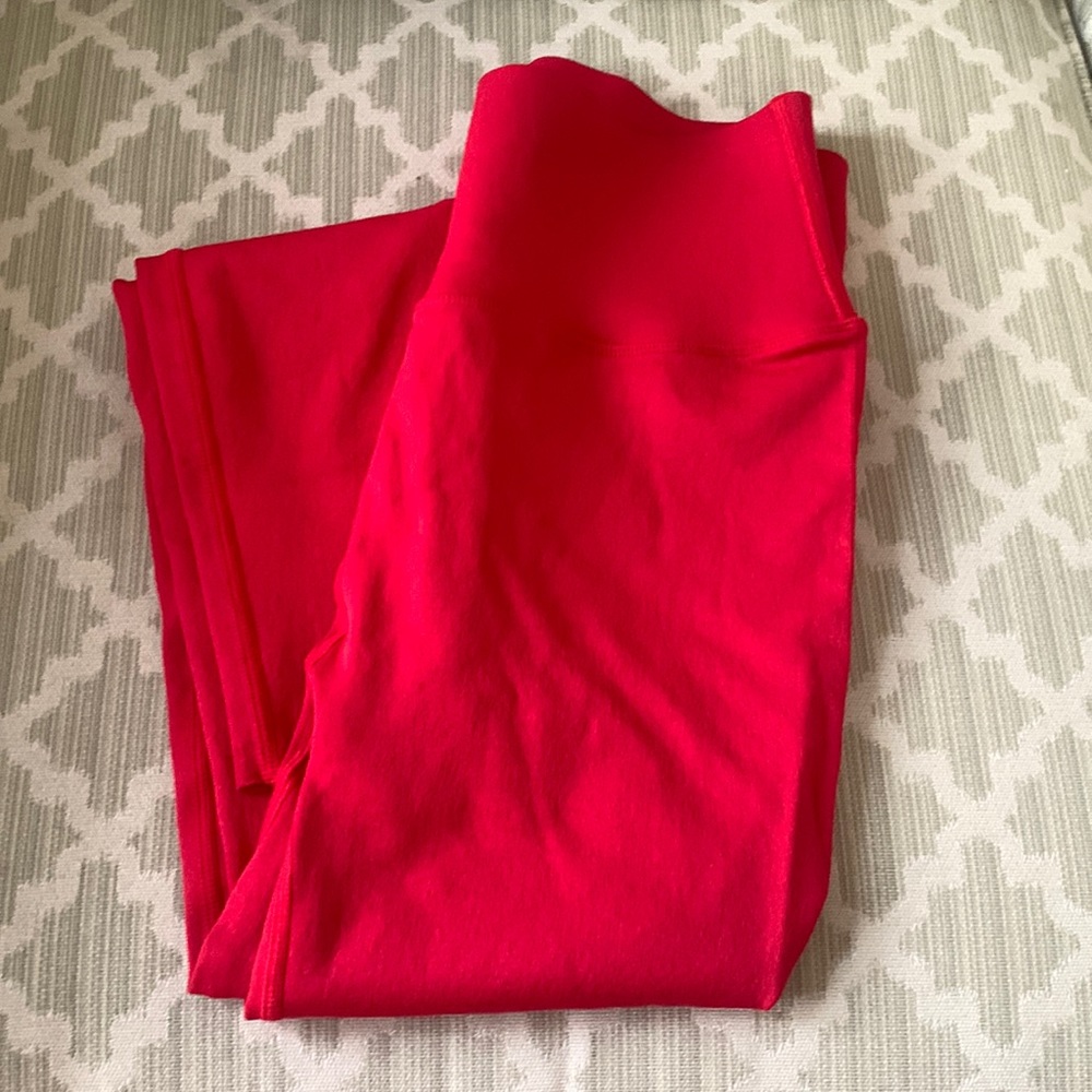 Sculptknit by fabletics red leggings sz S size small side leg detail cut outs